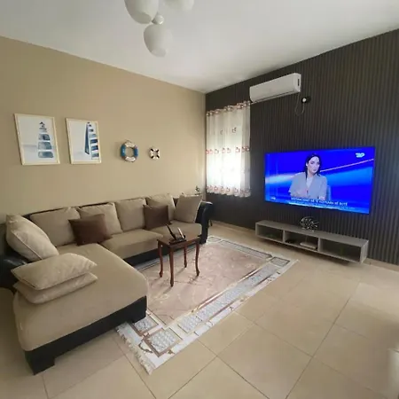 Seaside Apartment *